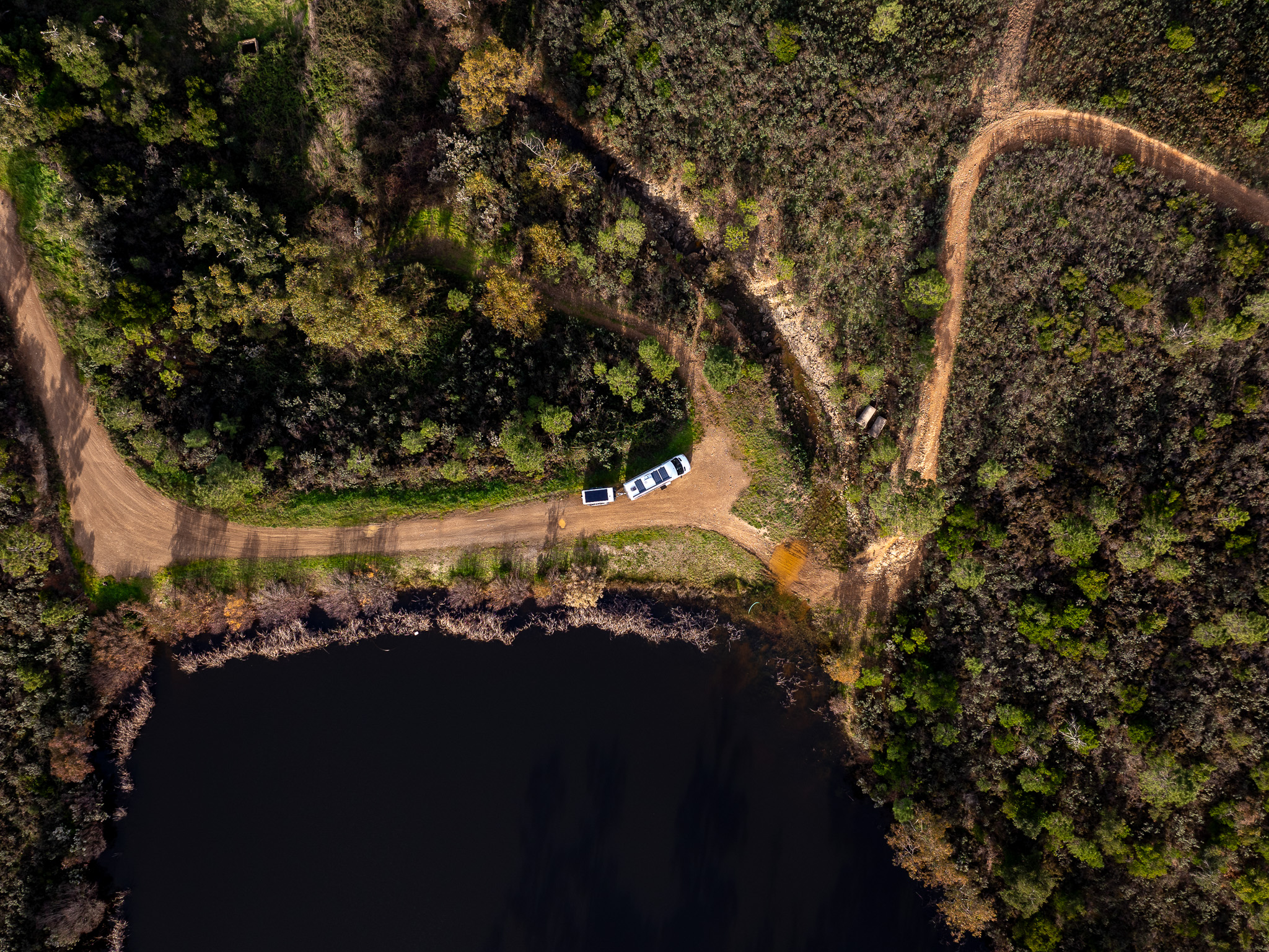 drone shot wildkamperen, in de Portugese natuur, drone shot